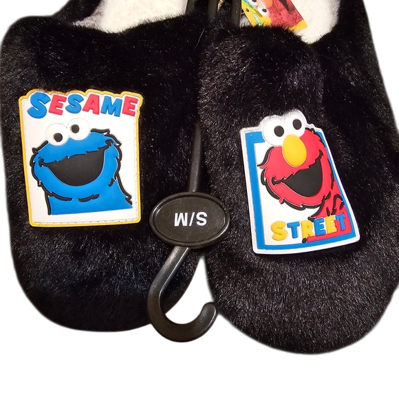 Sesame Street Black Plush Slippers with Elmo & Cookie Monster Patches, Sz S/M - Picture 2 of 2